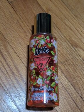 Guess Love Sheer Attraction Body Mist - Pink Floral Design